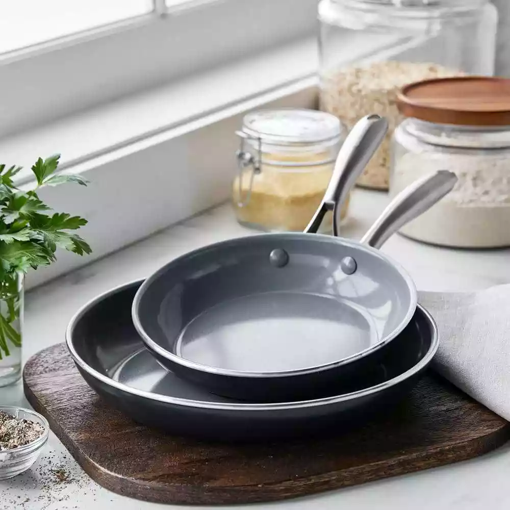 Swift 2-Piece Healthy Ceramic Nonstick Aluminum Frying Pans Set by GreenPan 5 Swift 2-Piece Healthy Ceramic Nonstick Aluminum Frying Pans Set by GreenPan - Image 3