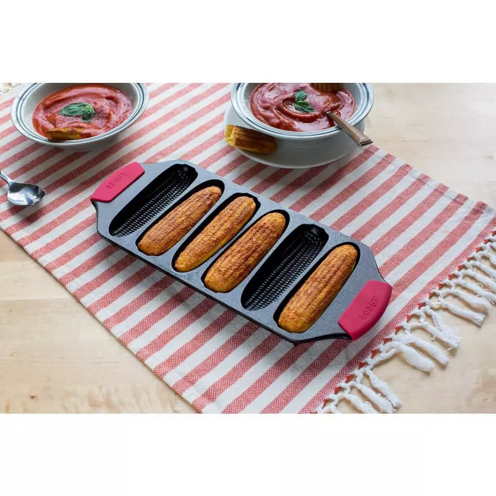 6-Impressions Cast Iron Cornstick Pan by Lodge 4 6-Impressions Cast Iron Cornstick Pan by Lodge - Image 2