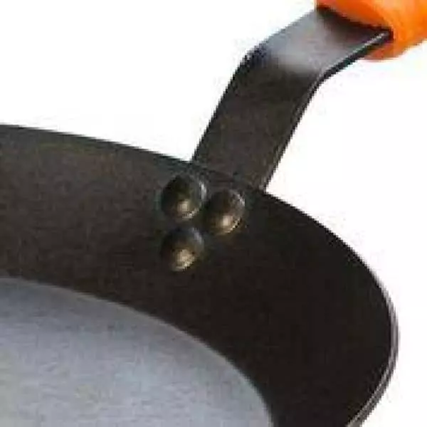 12 in. Carbon Steel Skillet in Black with Comfort Grip Handle by Lodge 4 12 in. Carbon Steel Skillet in Black with Comfort Grip Handle by Lodge - Image 2