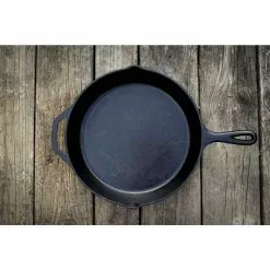 12 in. Cast Iron Skillet in Black with Pour Spout by Lodge 21 12 in. Cast Iron Skillet in Black with Pour Spout by Lodge -Cookware Sales Shop black lodge skillets l10skstot 44 1000