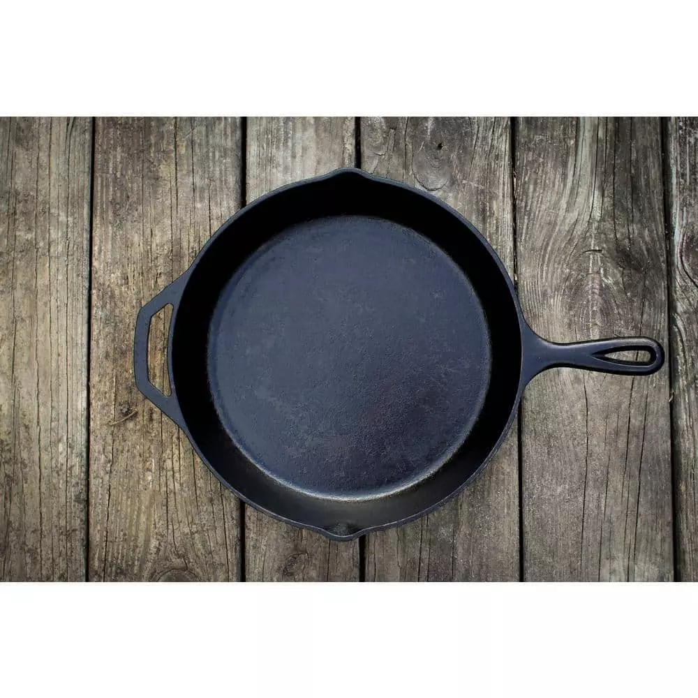 12 in. Cast Iron Skillet in Black with Pour Spout by Lodge 11 12 in. Cast Iron Skillet in Black with Pour Spout by Lodge - Image 9