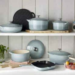 Heritage Pavilion 4 qt. Round Cast Iron Casserole Dish in Blue with Lid by Denby 8 Heritage Pavilion 4 qt. Round Cast Iron Casserole Dish in Blue with Lid by Denby -Cookware Sales Shop blue denby dutch ovens cip 589 4f 1000