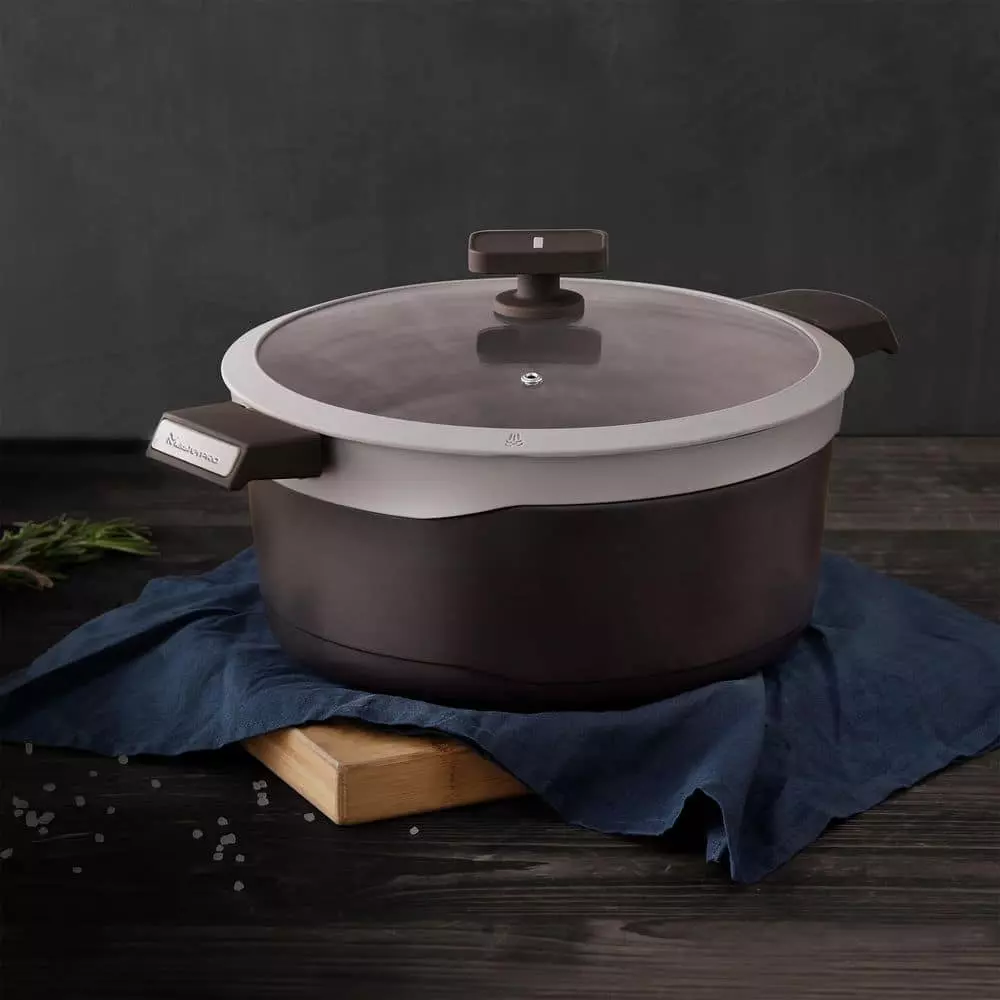 Gastro Titanium Cast Aluminum 7.5 qt. Dutch Oven with Tempered Glass Lid by MasterPRO 8 Gastro Titanium Cast Aluminum 7.5 qt. Dutch Oven with Tempered Glass Lid by MasterPRO - Image 6