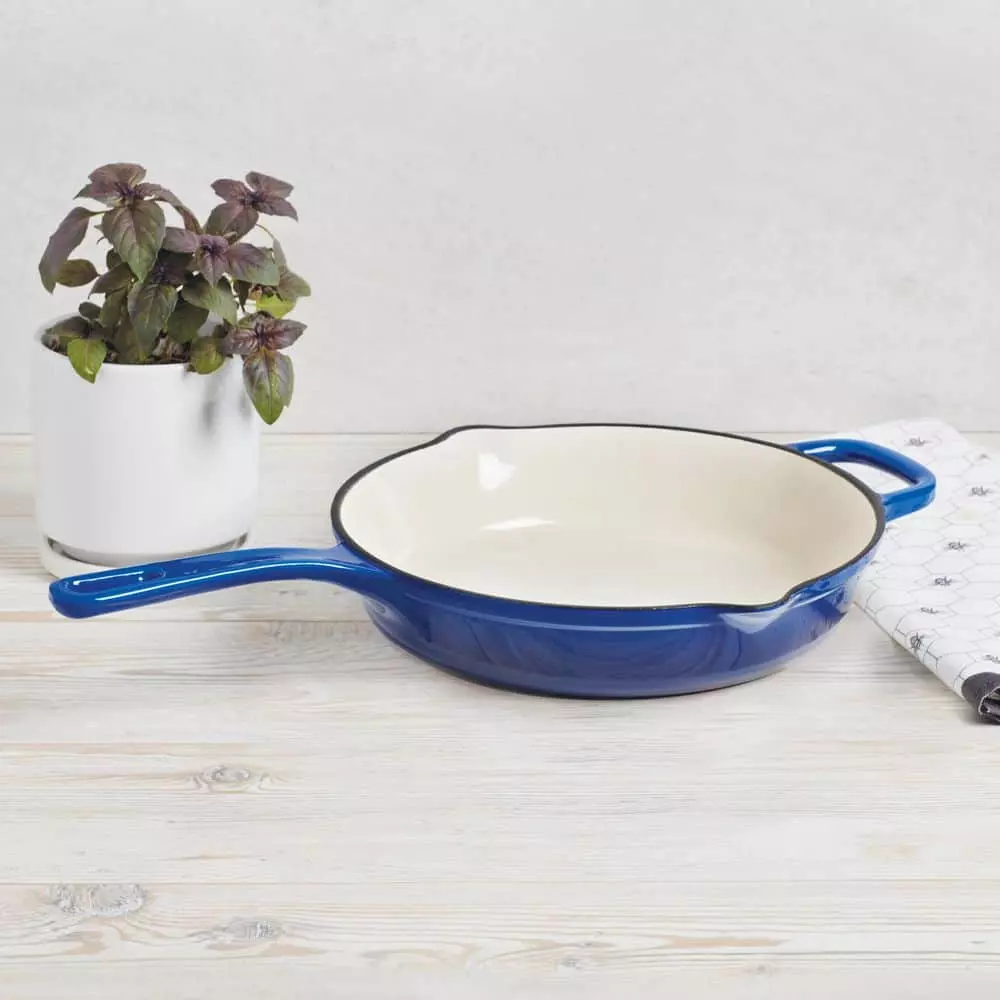 10 in. Cast Iron Frying Pan with Helper Handle by MasterPRO 9 10 in. Cast Iron Frying Pan with Helper Handle by MasterPRO - Image 7