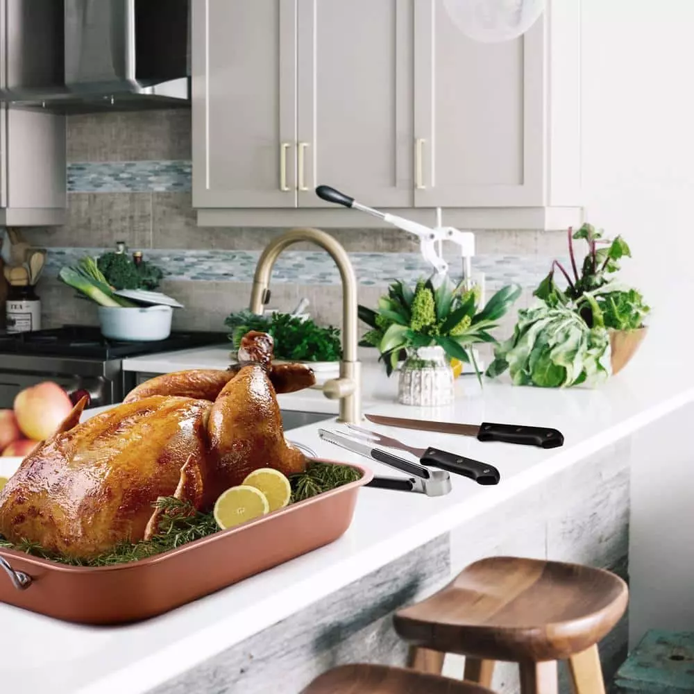 5.5 Qt. Non-Stick Roasting Pan With Carving Set by OVENTE 4 5.5 Qt. Non-Stick Roasting Pan With Carving Set by OVENTE - Image 2