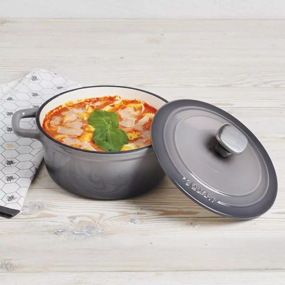 2 qt. Cast iron Dutch Oven with Lid by MasterPRO 4 2 qt. Cast iron Dutch Oven with Lid by MasterPRO - Image 2