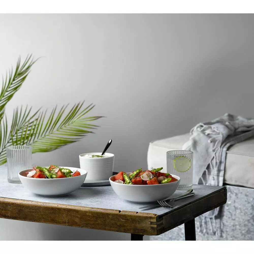 Gordon Ramsay Maze 2.5 qt. Light Grey Stoneware Rectangular Roasting Pan by Royal Doulton Exclusively for Gordon Ramsay 6 Gordon Ramsay Maze 2.5 qt. Light Grey Stoneware Rectangular Roasting Pan by Royal Doulton Exclusively for Gordon Ramsay - Image 4