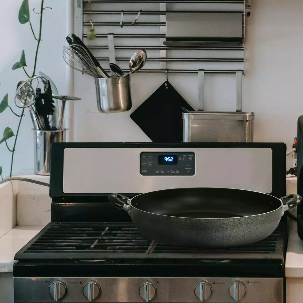 Professional Results 16 in. Aluminum Nonstick Stovetop Deep Frying Pan in Granite with Lid by Better Chef 8 Professional Results 16 in. Aluminum Nonstick Stovetop Deep Frying Pan in Granite with Lid by Better Chef - Image 6