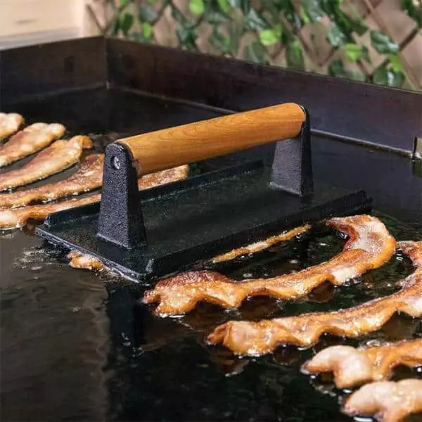 4-Piece Cast Iron Cookware Set in Multi-Colored by Blackstone 6 4-Piece Cast Iron Cookware Set in Multi-Colored by Blackstone - Image 4