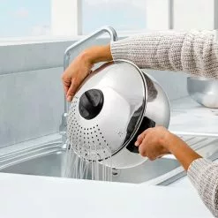 4.8 qt. Silver Stovetop Stainless Steel Pasta Pot with Strainer Lid with Turn-and-Lock Feature and Cool-Touch Handles by OVENTE -Cookware Sales Shop ovente stock pots cw15131s 44 1000