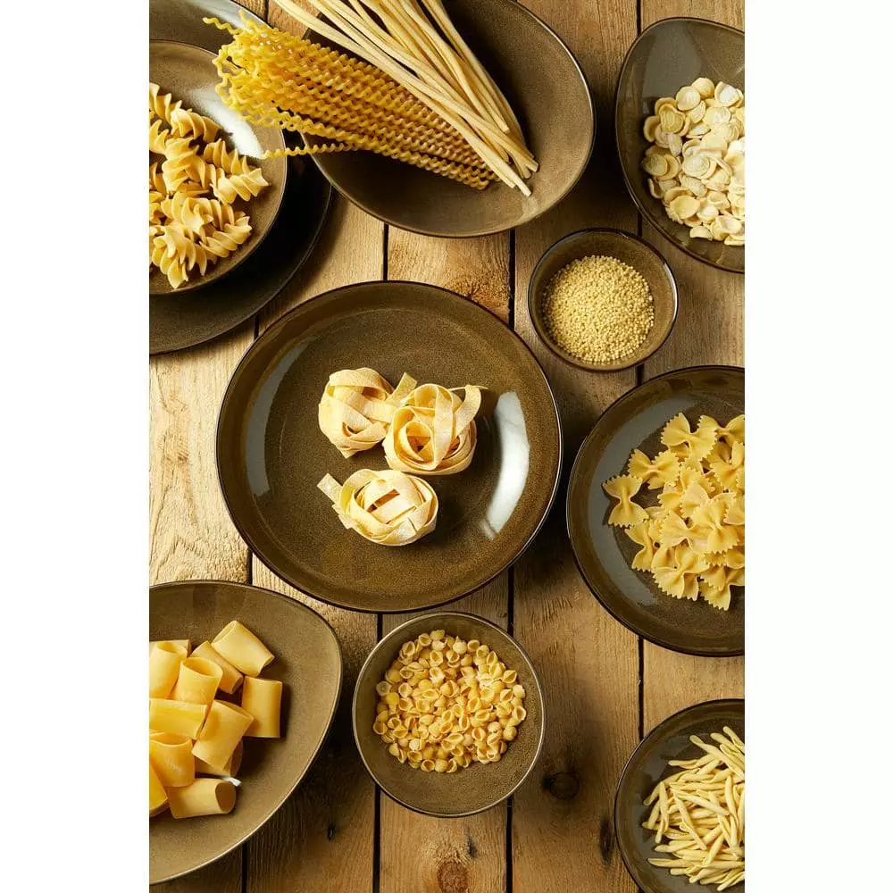 14 oz. Chestnut Porcelain Tea Pots (Set of 12) by Oneida 6 14 oz. Chestnut Porcelain Tea Pots (Set of 12) by Oneida - Image 4