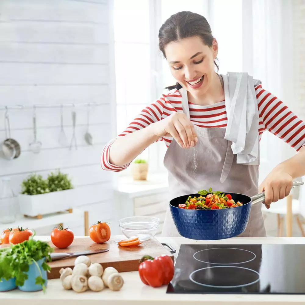 1.5 Qt. Aluminum Alloy Nonstick Sauce Pan in Blue with Lid by Rainbean 11 1.5 Qt. Aluminum Alloy Nonstick Sauce Pan in Blue with Lid by Rainbean - Image 9