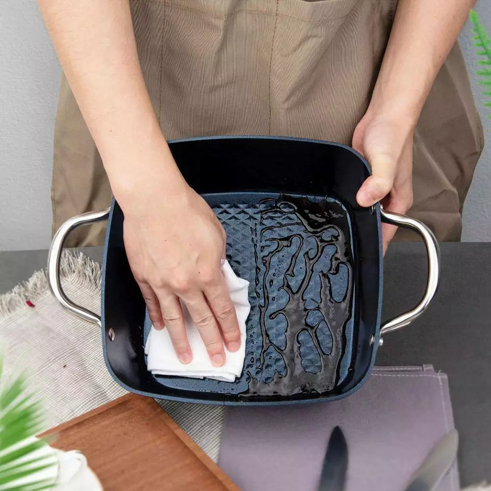 4.2 Qt. Aluminum Alloy Nonstick Sauce Pan in Blue with Lid by Rainbean 4 4.2 Qt. Aluminum Alloy Nonstick Sauce Pan in Blue with Lid by Rainbean - Image 2