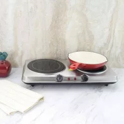 Artisan 8 in. Cast Iron Nonstick Skillet in Scarlet Red with Pour Spout by Crock-Pot -Cookware Sales Shop scarlet red crock pot skillets 985100782m 1f 1000