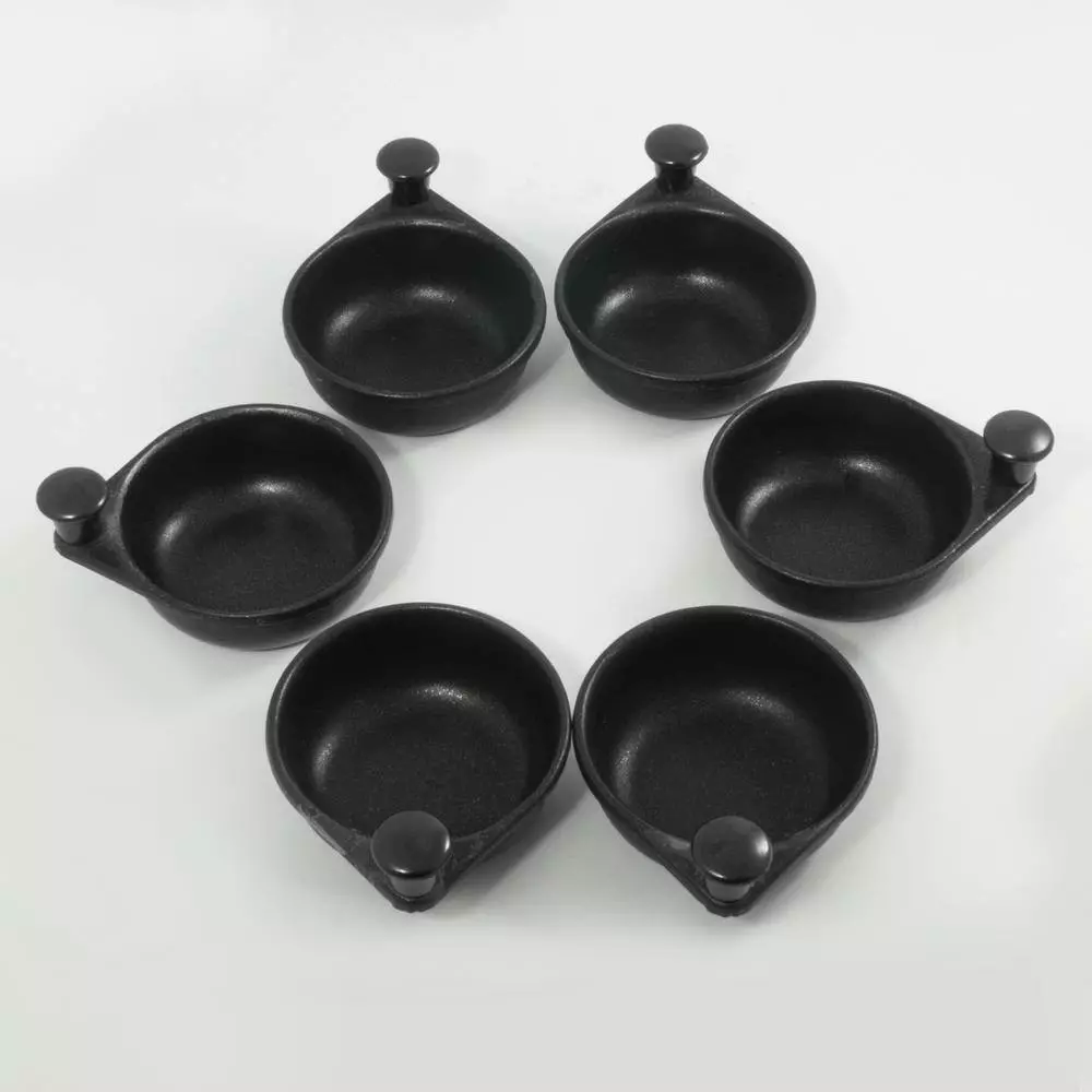 Professional 6-Cup Egg Poacher Stainless with Silicone Spatula by ExcelSteel 7 Professional 6-Cup Egg Poacher Stainless with Silicone Spatula by ExcelSteel - Image 5