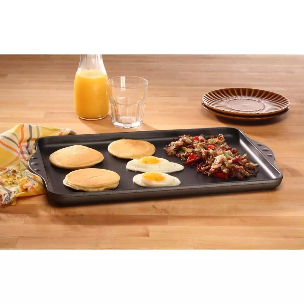 Classic Series 17 in. Cast Aluminum Nonstick Double Burner Griddle in Gray by Swiss Diamond 4 Classic Series 17 in. Cast Aluminum Nonstick Double Burner Griddle in Gray by Swiss Diamond - Image 2