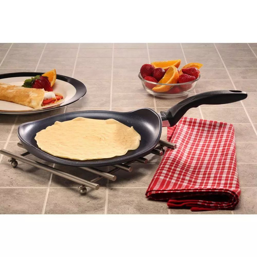 Nonstick Crepe Pan by Swiss Diamond 4 Nonstick Crepe Pan by Swiss Diamond - Image 2