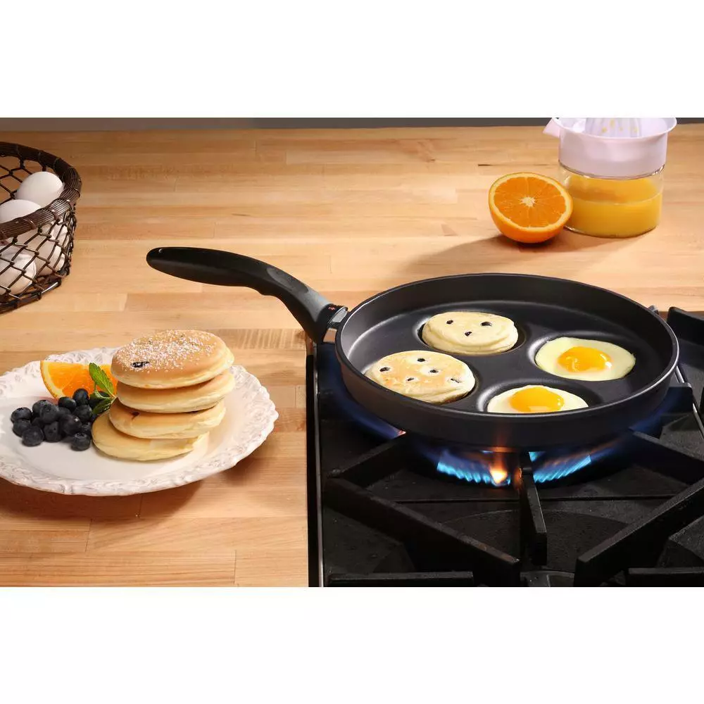 Nonstick Plett Pan - Swedish Pancake Pan by Swiss Diamond 4 Nonstick Plett Pan - Swedish Pancake Pan by Swiss Diamond - Image 2